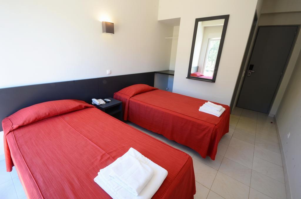 Guest House Boliqueime Bagian luar foto